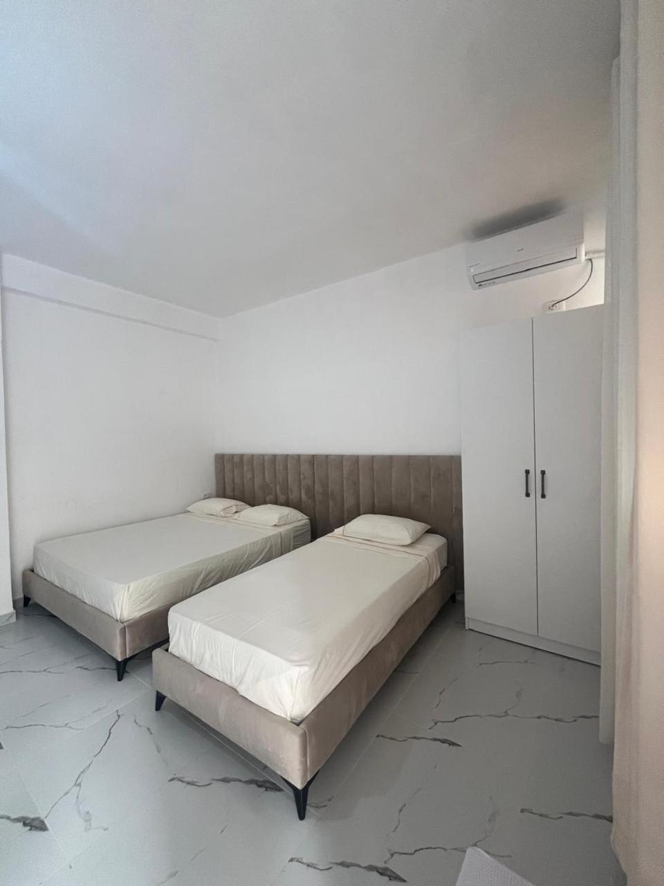 Elio'S Room Durrës Extérieur photo