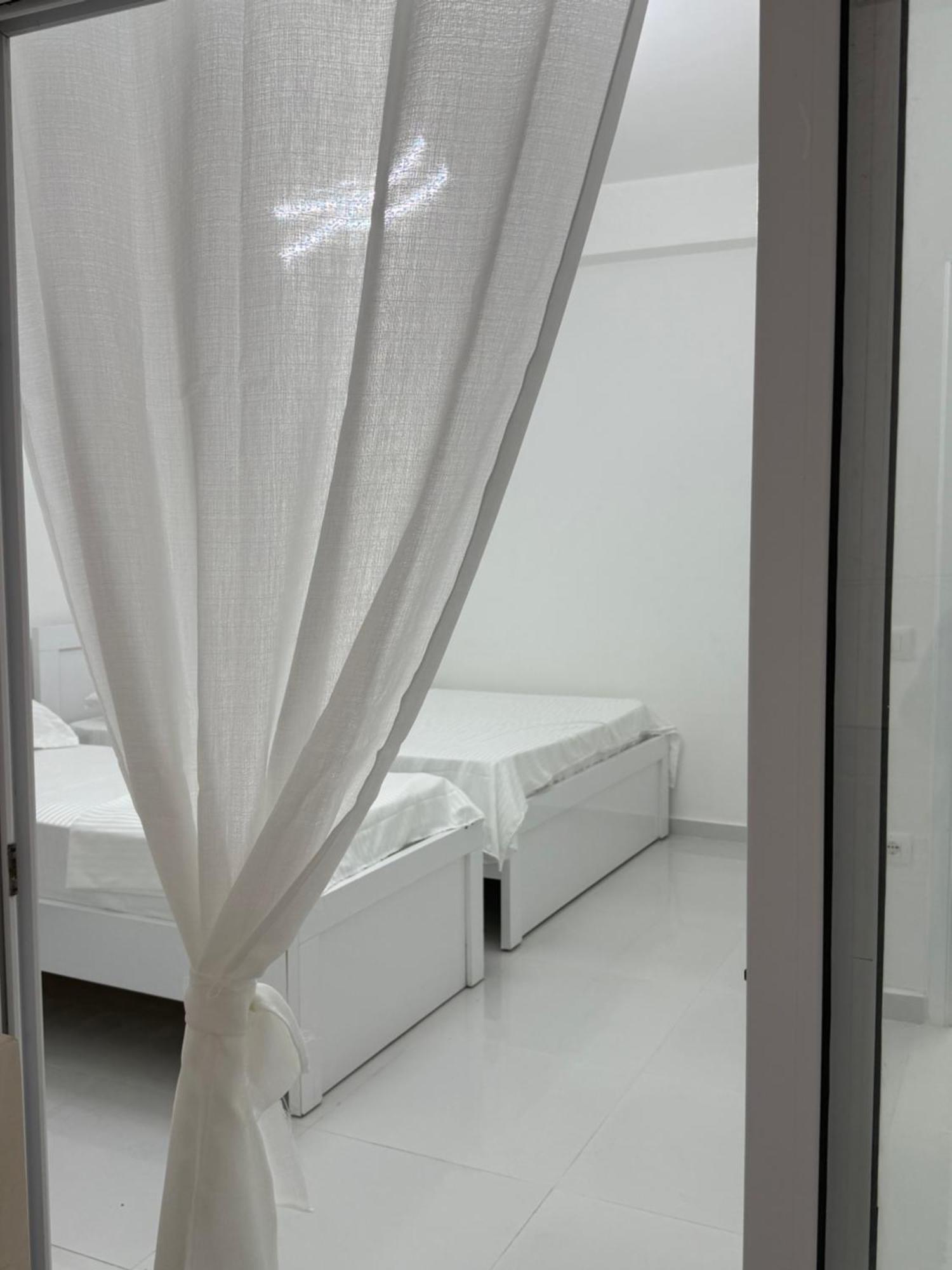 Elio'S Room Durrës Extérieur photo