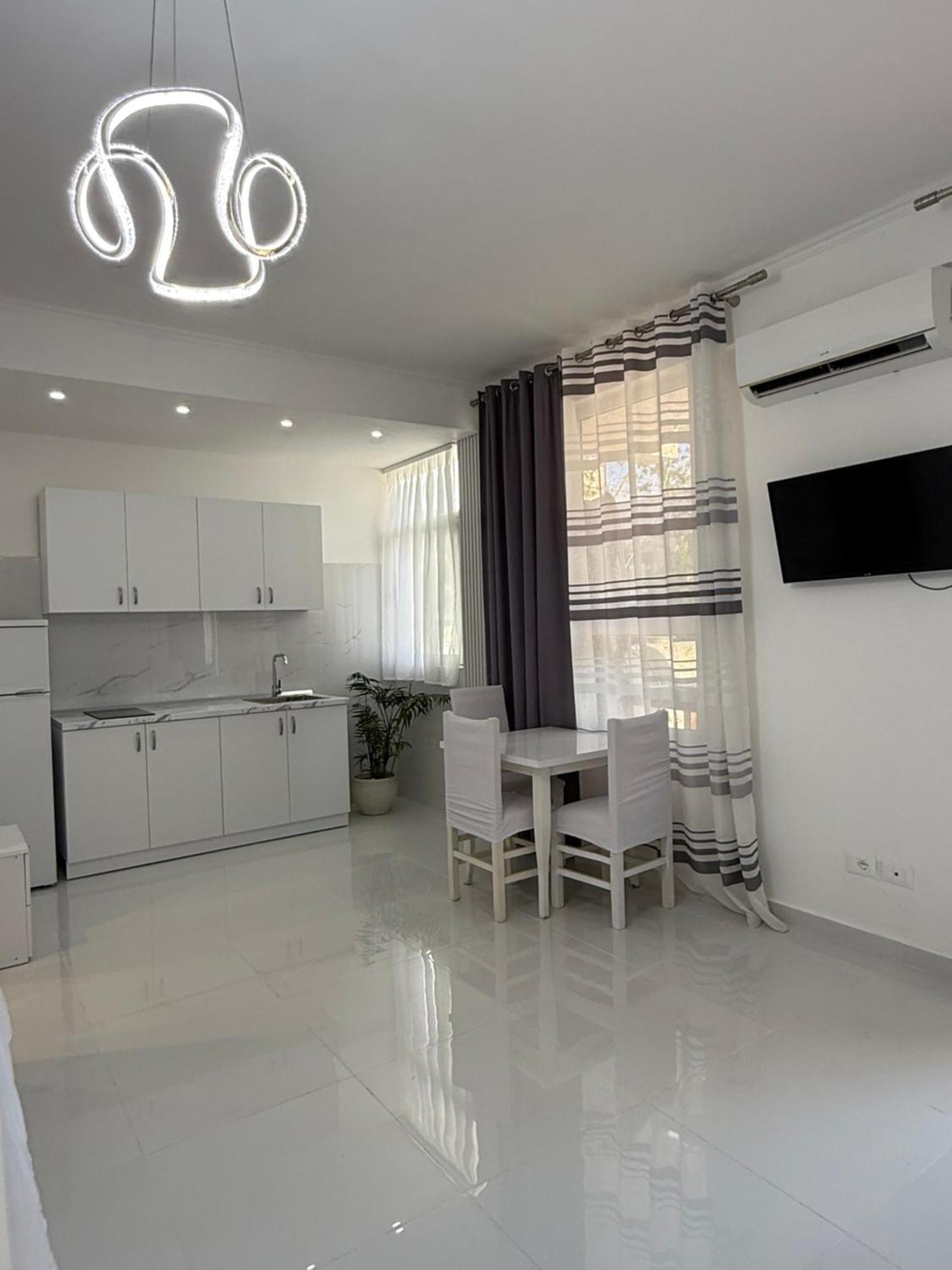 Elio'S Room Durrës Extérieur photo