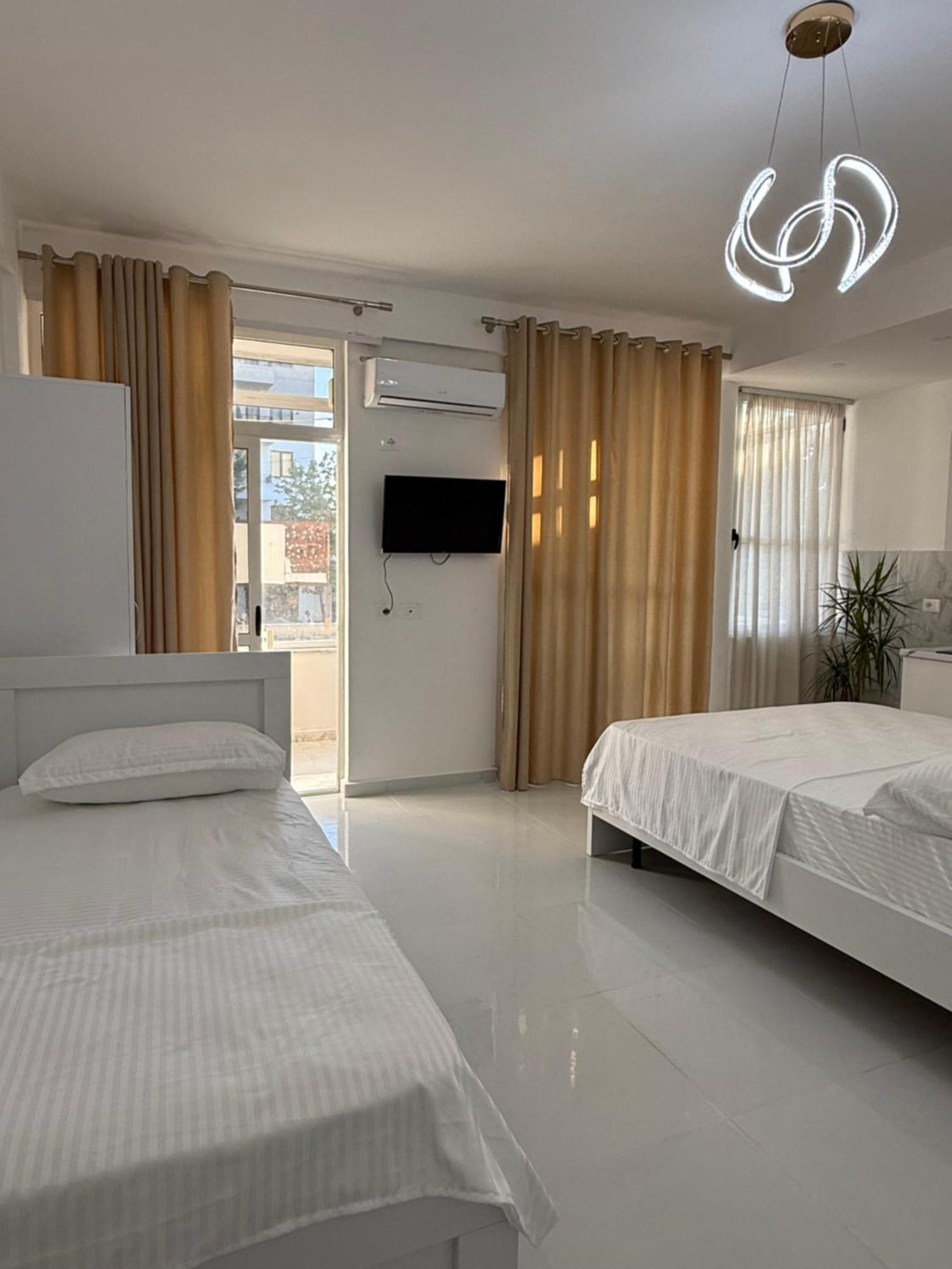 Elio'S Room Durrës Extérieur photo